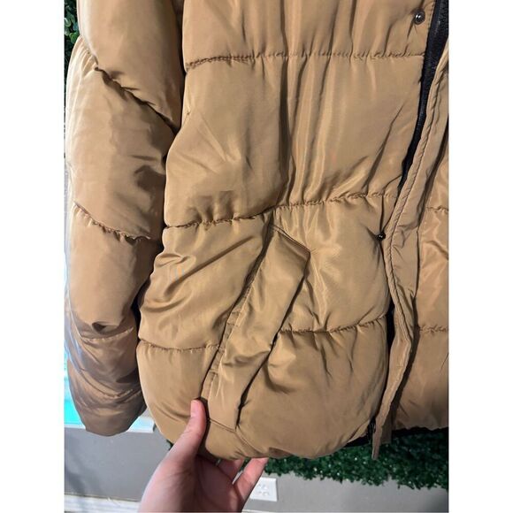 Urban Outfitters Cropped Tan Puffer Jacket Sz Large - Picture 4 of 8